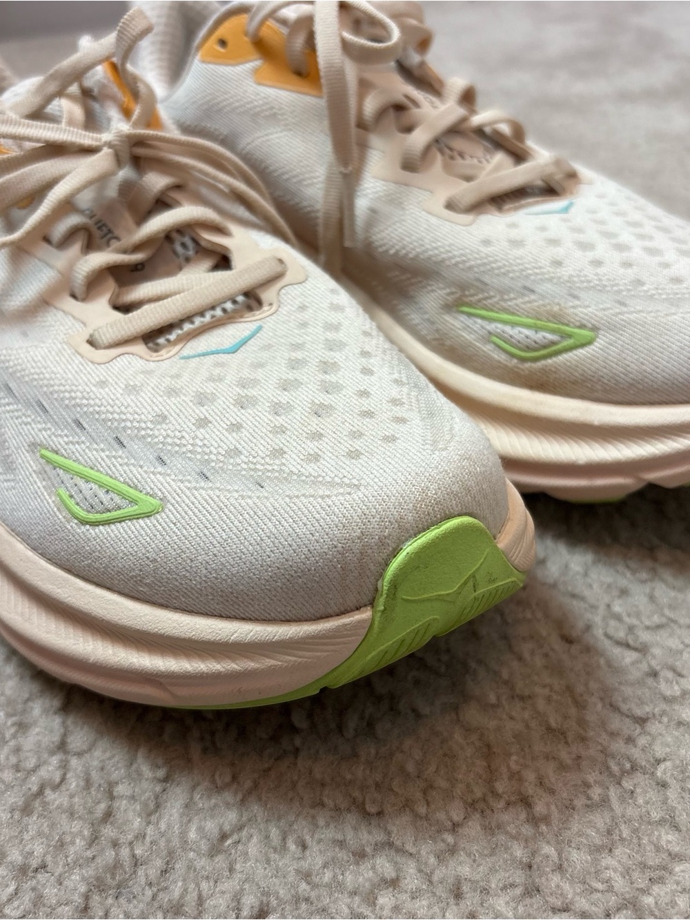 Hoka Clifton 9 women's running shoes in the Vanilla/Astral colorwa - Picture 3 of 9
